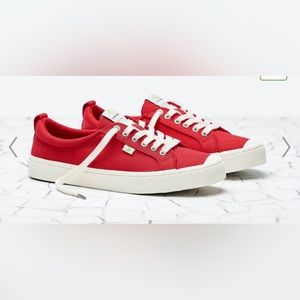 Cariuma OCA Low‎ Red Canvas Sneaker
